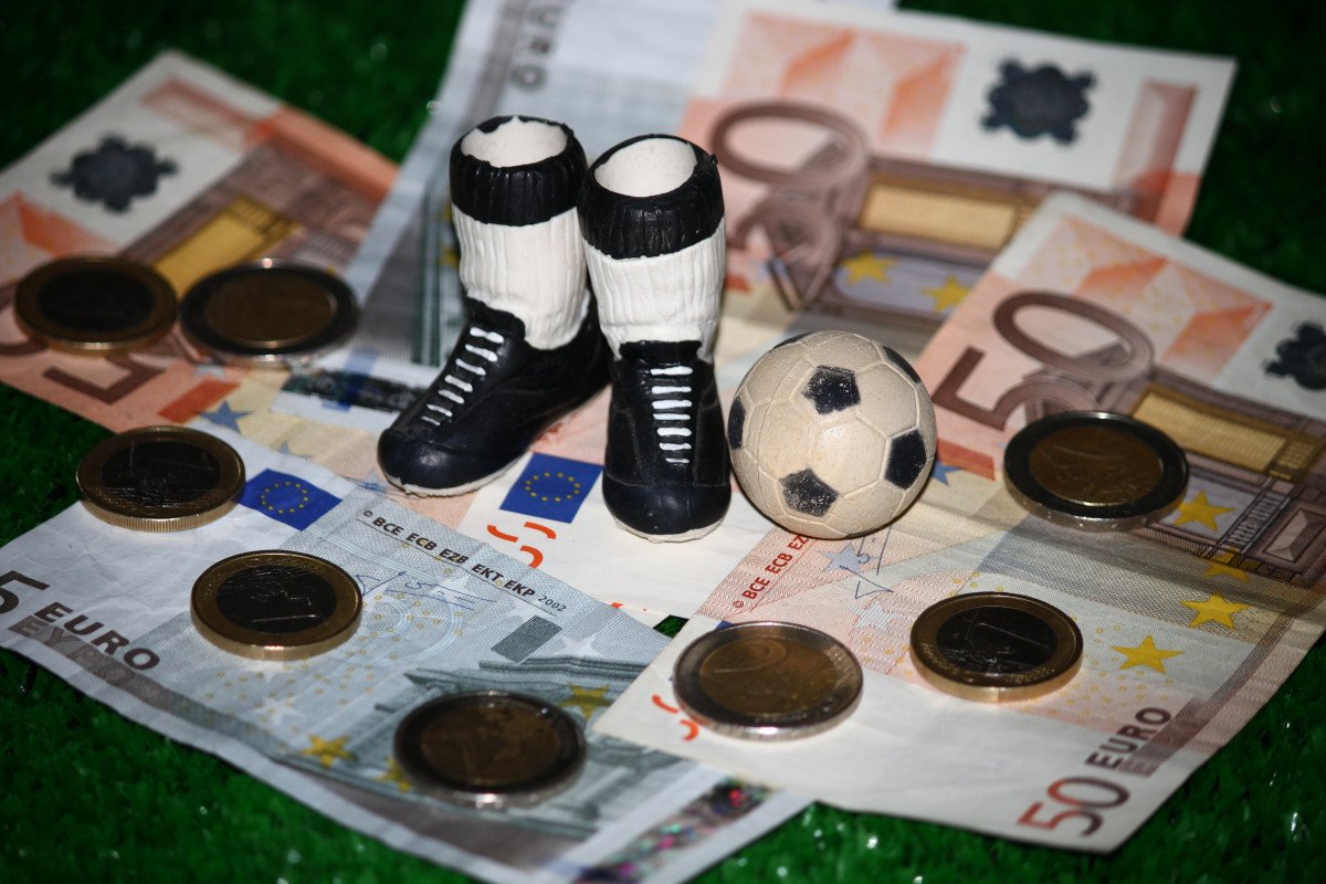 Sport Color Money Football Art Commercial Games Bribery Electronic Instrument Commercialization 1233734