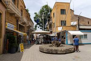 Crossing Point Border Nicosia (41914067370)