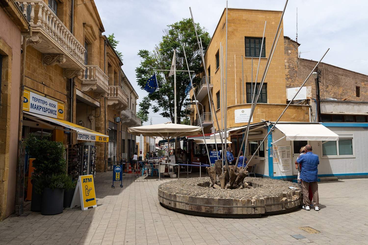 Crossing Point Border Nicosia (41914067370)
