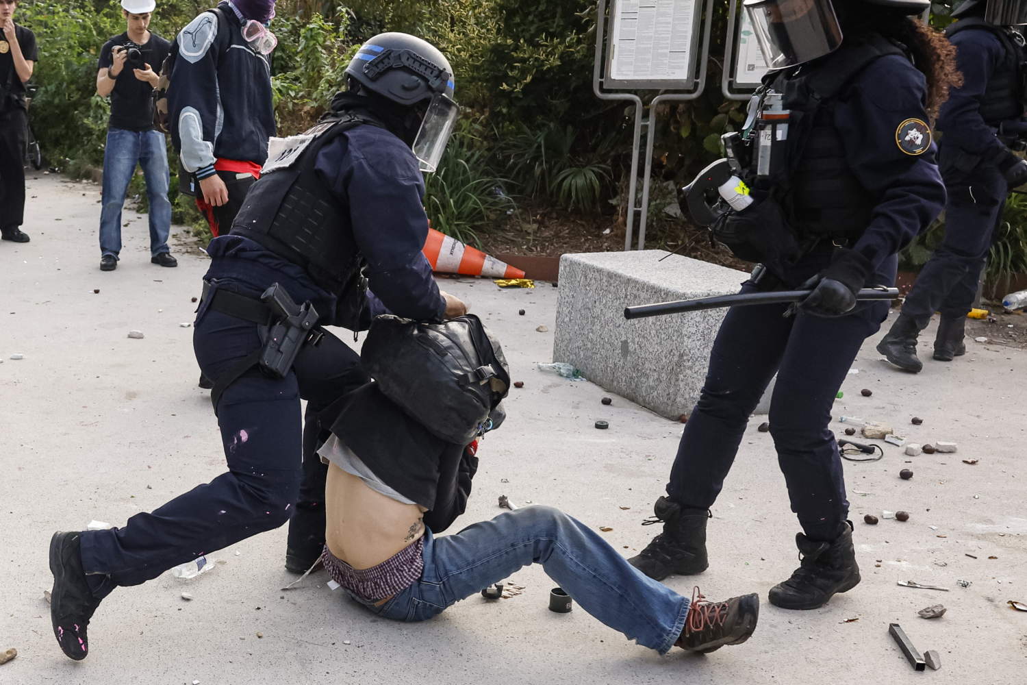 French Students Stage Nationwide Protests Over School Conditions